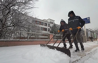 Karla mücadele çalışmaları aralıksız sürüyor