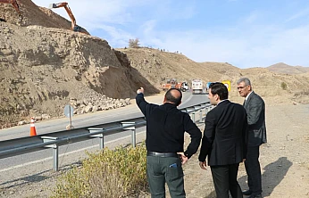 Keban'da yol genişletme çalışmaları sürüyor