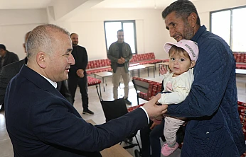 Vali Hatipoğlu, Karşıyaka Mahallesi Taziye Evi'nde incelemelerde bulundu