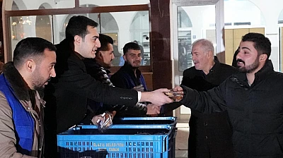 Elazığ Belediyesi'nden kandil simidi ikramı