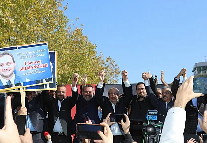 Başkan Selmanoğlu'na havalimanında coşkulu karşılama