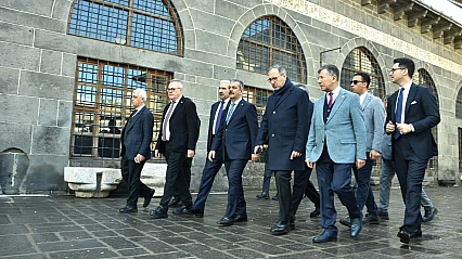 Keleş, Diyarbakır'da engelli bireyler için yürütülen çalışmaları yerinde inceledi