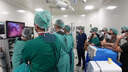 FÜ Hastanesinde 3 boyutlu cerrahi kursu düzenlendi