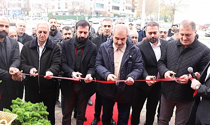 Başkan Alan işyeri açılışına katıldı