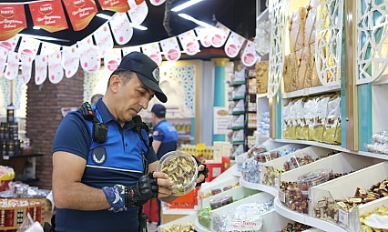Elazığ Belediyesi zabıta ekipleri sahada yoğun mesai harcıyor