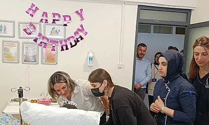 Fırat Üniversitesi Palyatif Bakım Kliniği'nde Doğum Günü Sürprizi