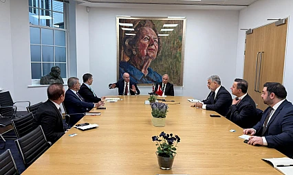 MKYK Üyesi Serdar'dan Londra'da kritik temaslar