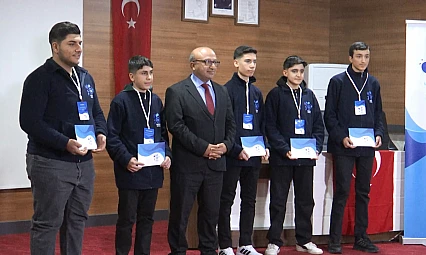 Öğrenciler MESS Eğitim Vakfı tarafından ödüllendirildi