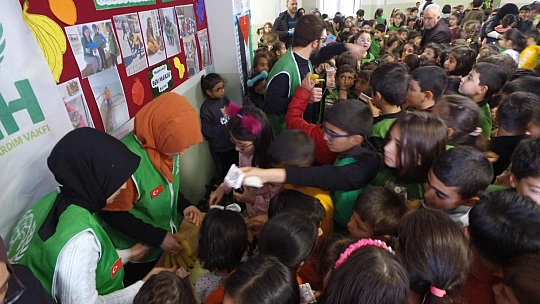 İHH'dan 'Dürüstlük Manavı' Etkinliği