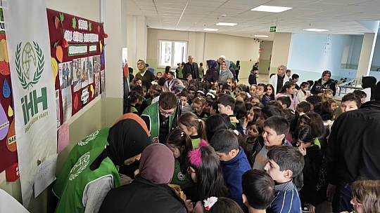 İHH'dan 'Dürüstlük Manavı' Etkinliği