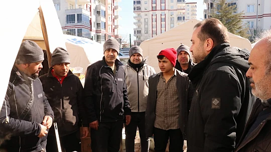 Milletvekili Ağar, Depremzedelerin taleplerini dinliyor