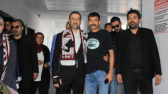 Tribünlerden Işıkver'e sevgi seli