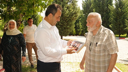 Başkan Yılmaz Huzurevi sakinlerini ağırladı