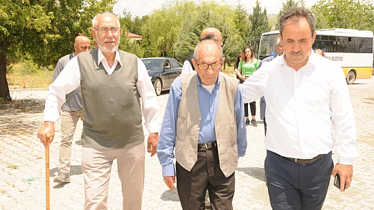 Başkan Yılmaz Huzurevi sakinlerini ağırladı