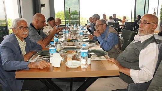 Başkan Yılmaz Huzurevi sakinlerini ağırladı