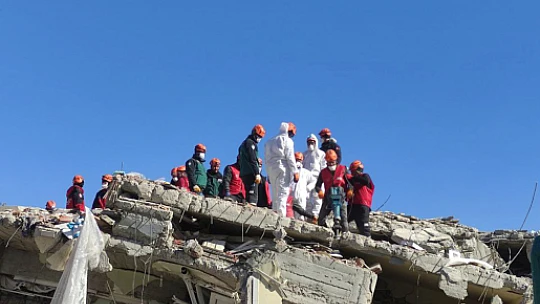 Elazığ İHH Arama ve Kurtarma Ekibi deprem bölgesindeydi