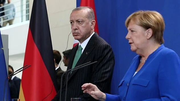 Erdoğan Merkel'e Açıkça Sordu