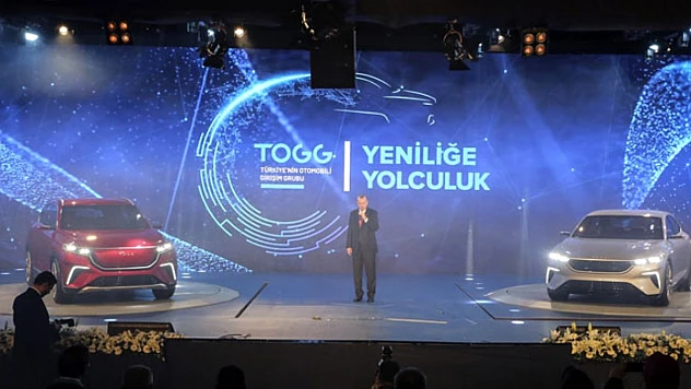 Cumhurbaşkanı Erdoğan, yerli otomobilin ilk ön siparişini verdi