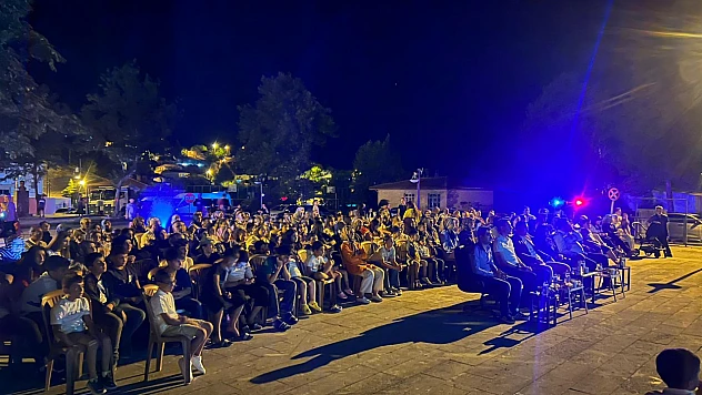 Alacakaya'da açık hava sineması etkinliği