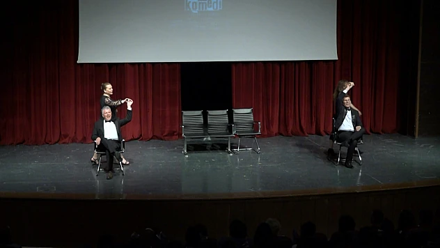 'Altı Üstü Komedi' Elazığ'da sahnelendi