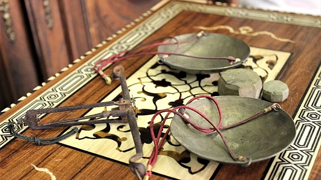 Osmanlıʹdan kalma 160 yıllık terazi, 12 bin liraya alıcısını bekliyor