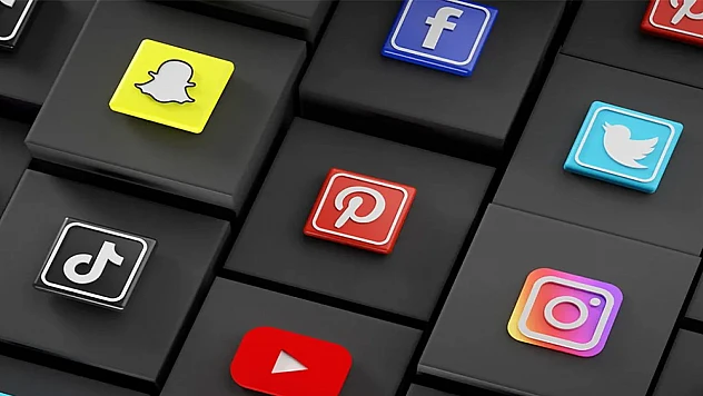 Bakan Göktaş açıkladı! Sosyal medyaya yaş sınırı gelecek mi?