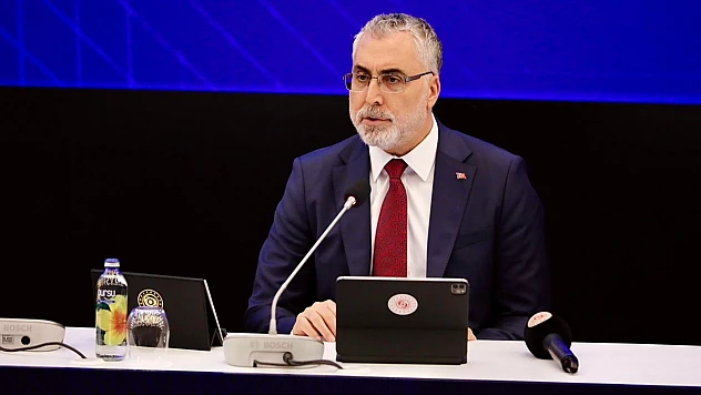 Bakandan heyecanlandıran asgari ücret açıklaması