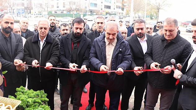Başkan Alan işyeri açılışına katıldı