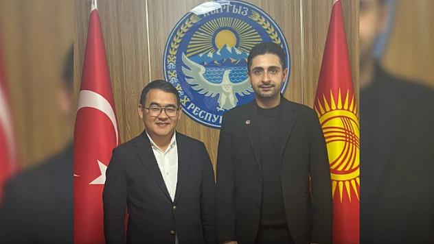 Başkan Ayaz'dan Kırgızistan'a ziyaret