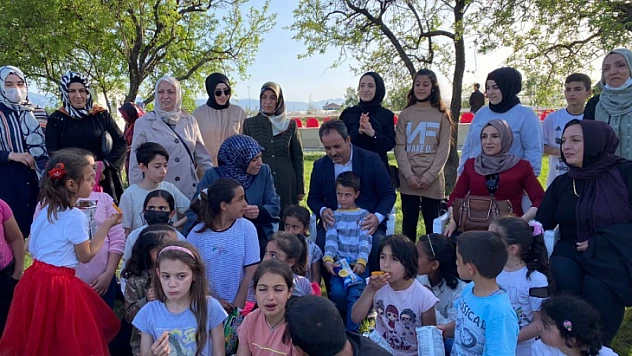 Başkan Şavlı'dan çocuklara sürpriz 