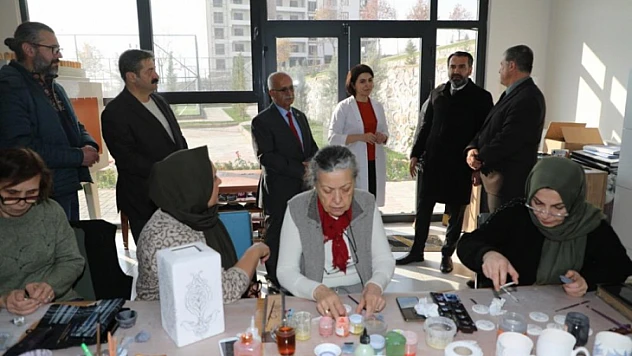 Başkan Şerifoğulları Sosyal Yaşam Merkezi'ni ziyaret etti
