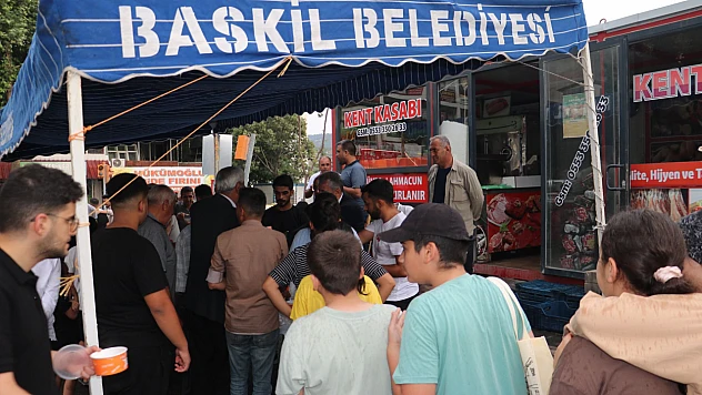 Baskil Belediyesi'nden Aşure ikramı