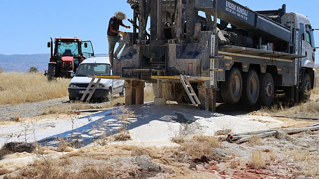 Baskil Kumlutarla Köyü'nde saniyede 8 lt'lik kaynak!
