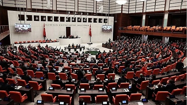Çalışma hayatında yeni düzenleme Meclis'ten geçti!