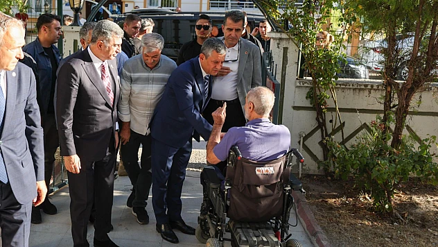 CHP Genel Başkanı Özel'den şehit ailesine ziyaret