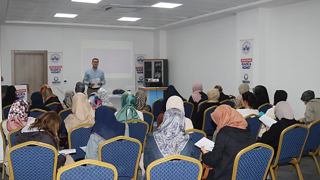 Elazığ Belediyesi, kadınlara yönelik e-ticaret eğitimi veriyor