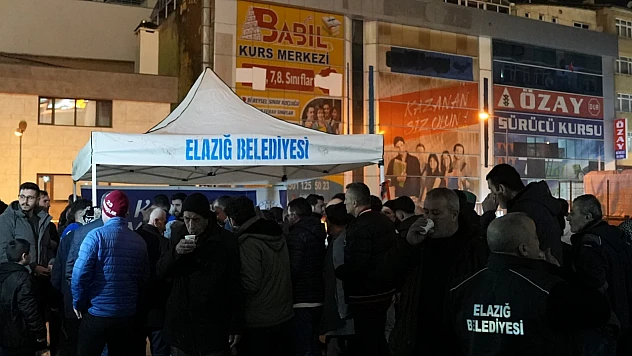 Elazığ Belediyesi'nden kandil simidi ikramı