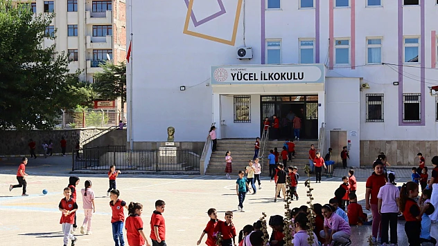 Elazığ Belediyesi'nden öğrencilere süt desteği