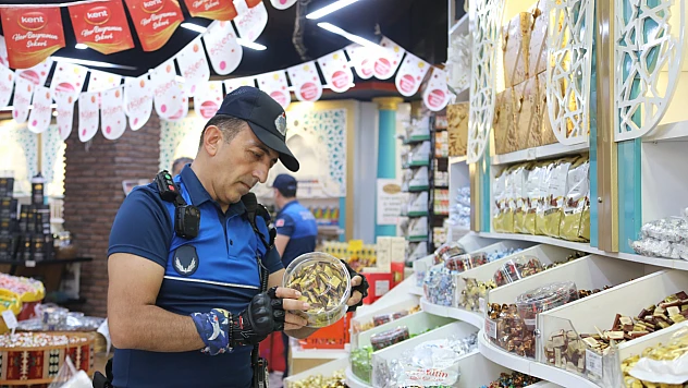 Elazığ Belediyesi zabıta ekipleri sahada yoğun mesai harcıyor