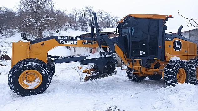 Elazığ'da 11 köy yolu ulaşıma kapandı