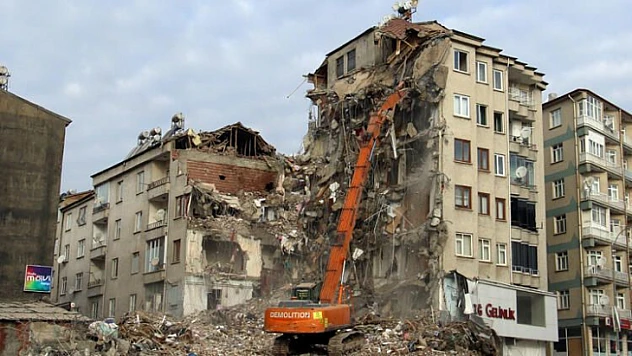 Elazığ'da ağır hasarlı bina sayısı yükseliyor! 