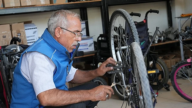Elazığ'da 'Bir Çocuğun Kahramanı Olur Musun' kampanyası büyüyor