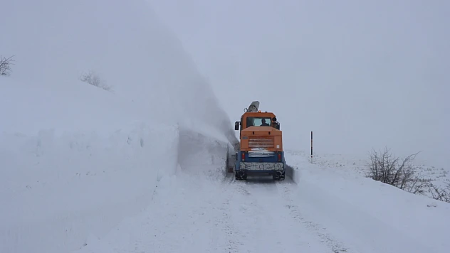 Elazığ İl Özel İdaresi'nden yoğun kar mesaisi