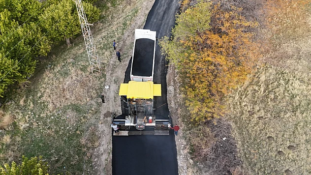 Elazığ İl Özel İdaresi'nin BSK asfalt çalışmaları sürüyor