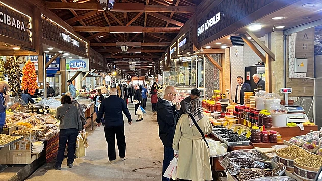 Elazığ Kapalı Çarşısı yaz aylarında ziyaretçi akınına uğruyor
