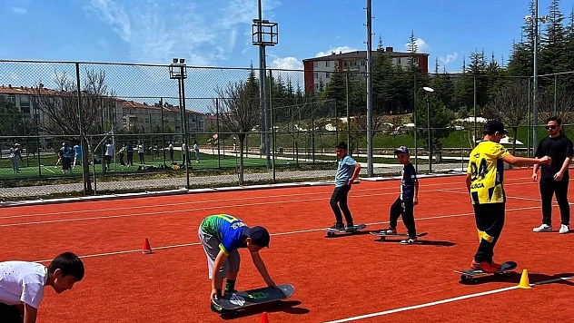 Elazığ, kaykay ve paten sporunda ilk kez Türkiye finallerinde yer aldı