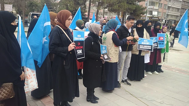 Ertay: Doğu Türkistanlı kadınlara ses verin! 