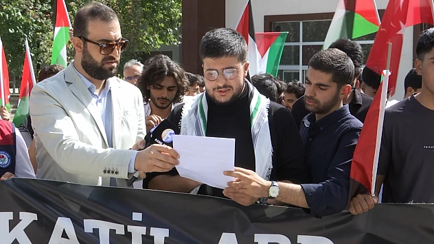 F.Ü Öğrencilerinden anlamlı yürüyüş