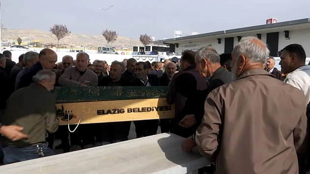 Fenomen Çilekçi Duran Deveci son yolculuğuna uğurlandı