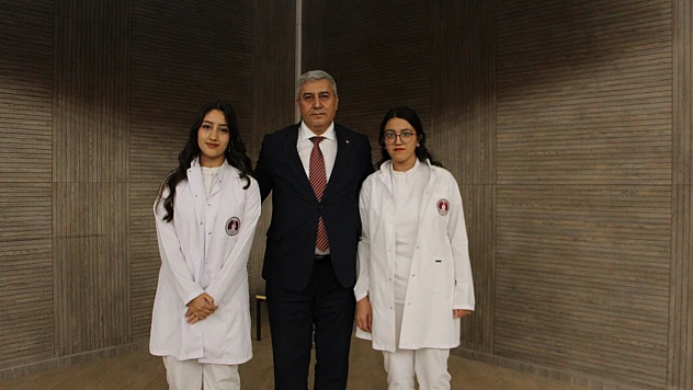 Fırat Üniversitesi Diş Hekimliği Fakültesinde 'Beyaz Önlük Giyme' töreni düzenlendi